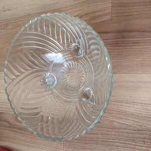 Anchor Hocking Prismatic Swirl Three Footed Glass Serving Bowl